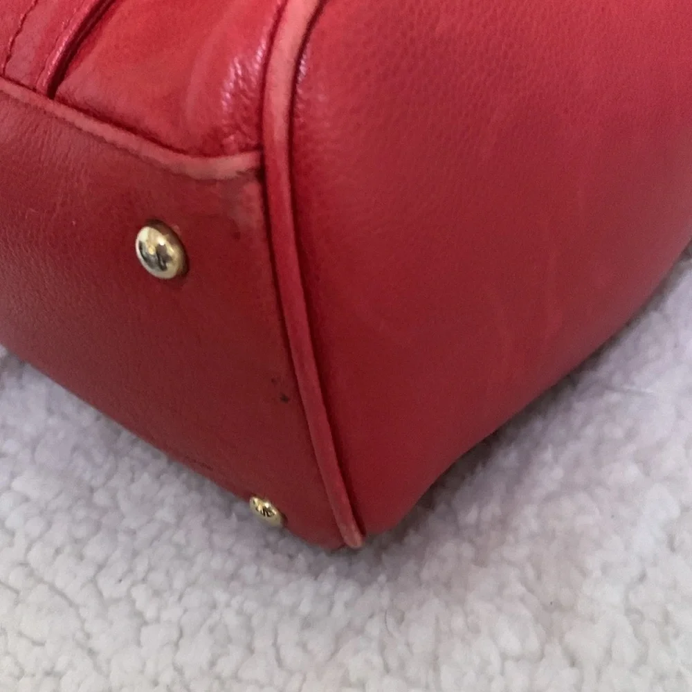 Glove, leather satchel